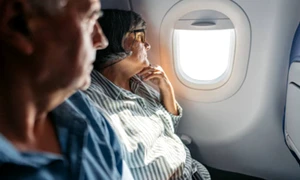 pasageri varstnici avion jpg