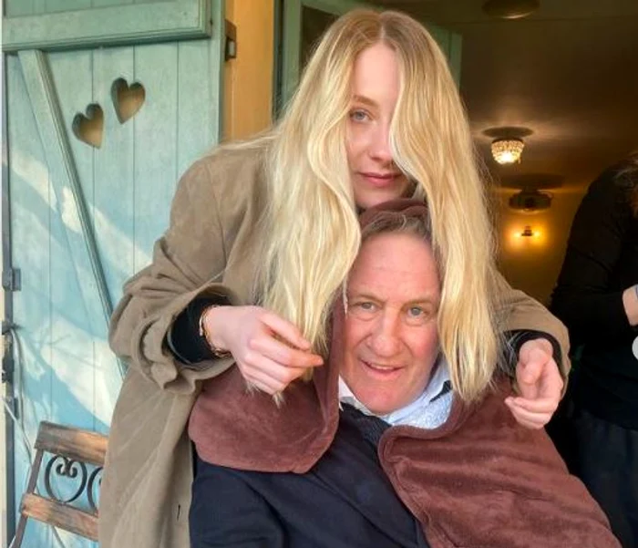 Nepoata îl îmbrățișează ocrotitorFoto: Instagram