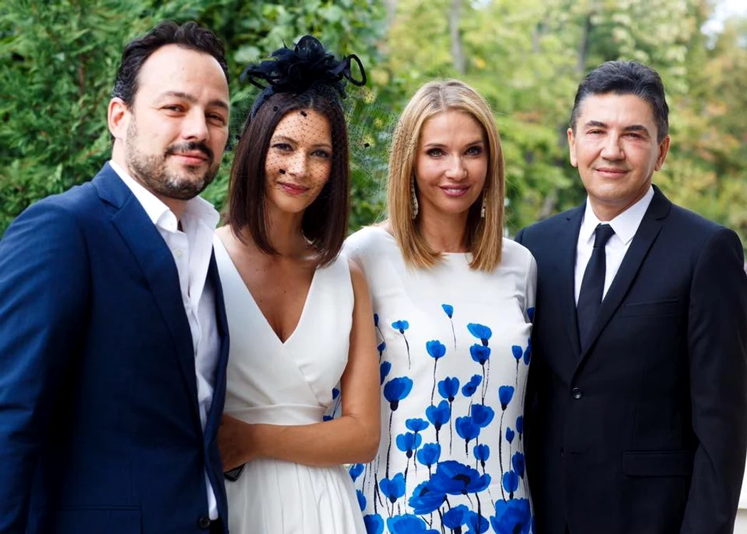 Andreea Berecleanu și Constantin Stan, alături de nașii Ileana și Cătălin Badiu