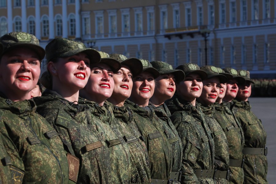 Moscova a început recrutarea de femei-soldați pentru misiuni de luptă în Ucraina