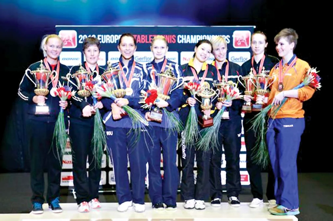 
    Samara şi Dodean  alături de celelalte  medaliate europene  