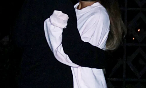 Exclusive Ariana Grande & Mac Miller Pack On The PDA In Los Angeles ***NO USE W/O PRIOR AGREEMENT CALL FOR PRICING*** jpeg