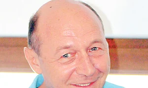 Băsescu a fost  vizitat ieri de  colegii de facultate jpeg