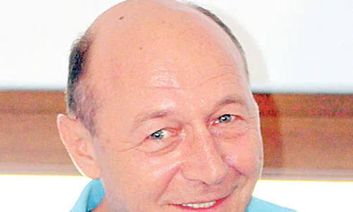 Băsescu a fost  vizitat ieri de  colegii de facultate jpeg