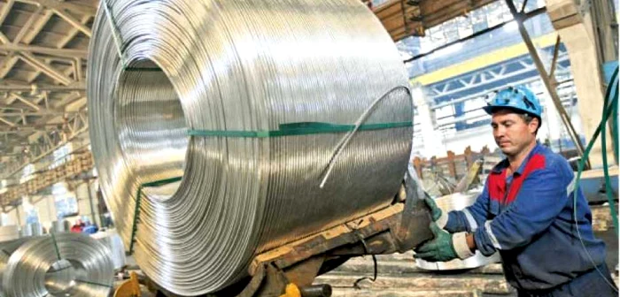 Alro şi ArcelorMIttal, cei mai mari consumatori industriali din ţară, au de aşteptat până la aprobarea scutirilor de către Comisia Europeană