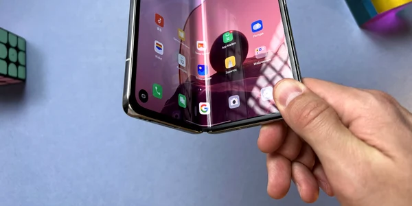 OPPO FIND N FOTO shutterstock jpg
