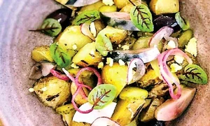 Salata orientala cu macrou marinat, reţetă de chef Bogdan Alexandrescu jpeg