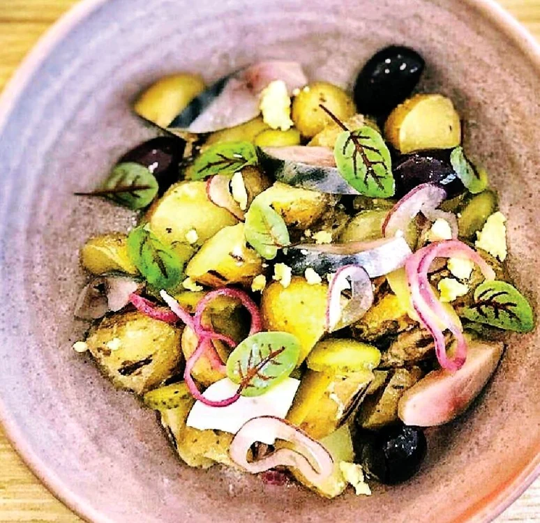 Salata orientala cu macrou marinat, reţetă de chef Bogdan Alexandrescu jpeg