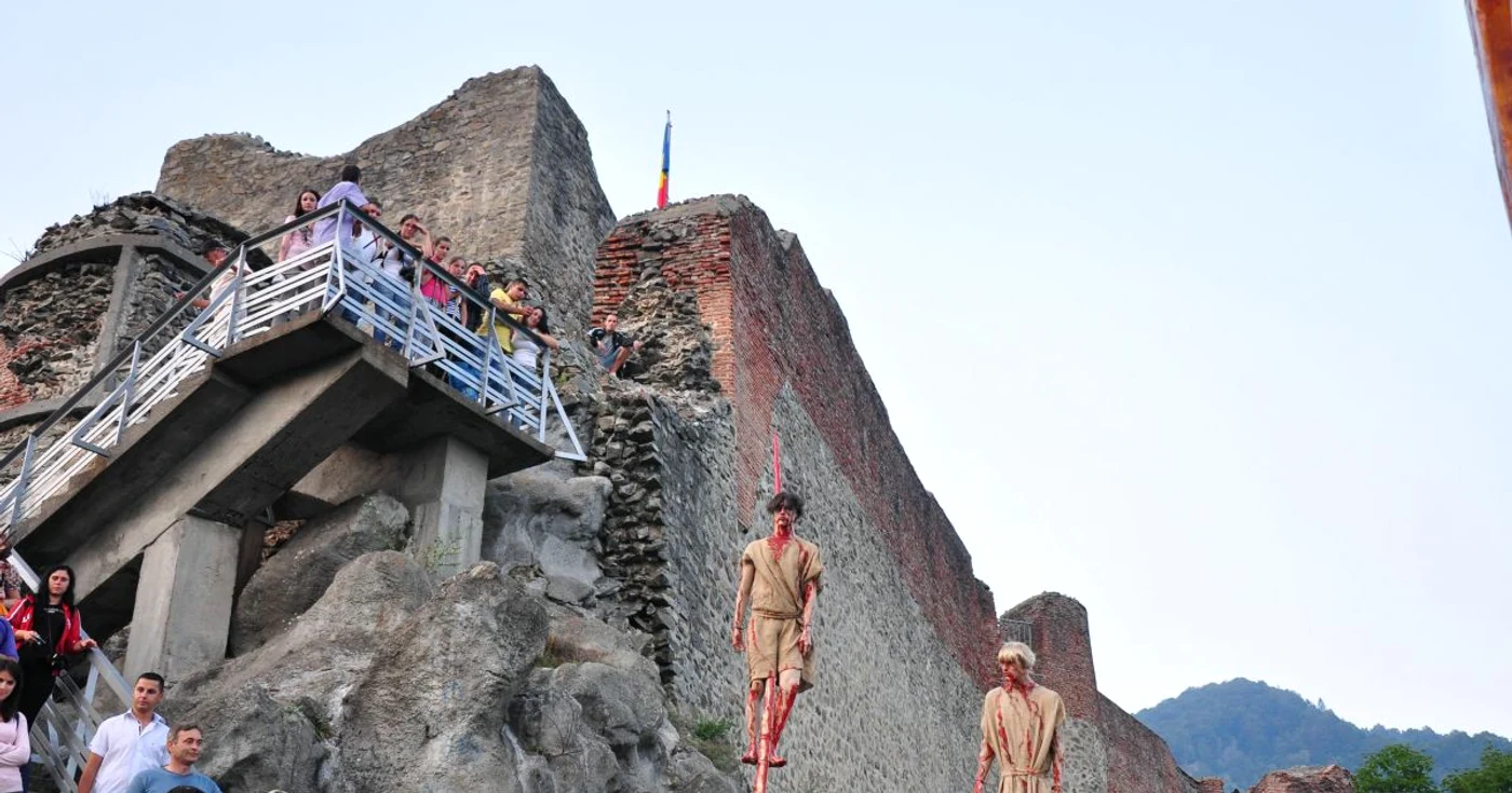 Cetatea Poenari a fost ultimul refugiu al lui Ţepeş înainte de a pleca în Transilvania FOTO: Denis Grigorescu