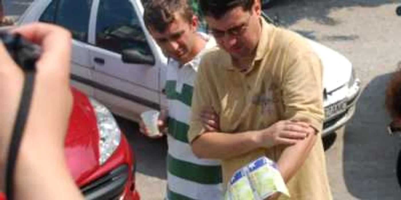 Poliţiştii au primit şapte tichete de masă în schimbul sângelui donat