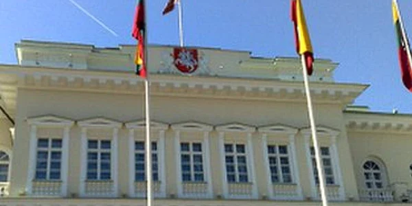 <b>Ria Novosti</b>: Lituania ar putea închide 12 ambasade din cauza crizei
