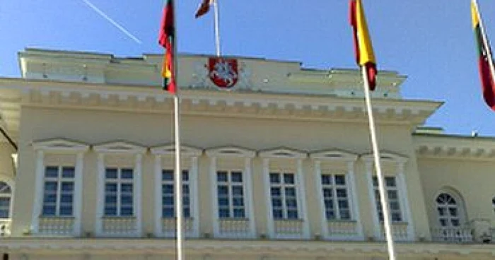 <b>Ria Novosti</b>: Lituania ar putea închide 12 ambasade din cauza crizei