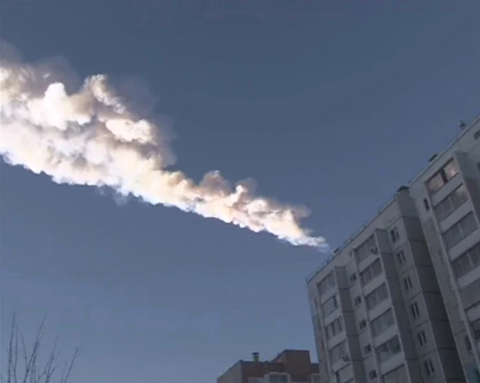 Meteoritul a explodat deasupra unei localităţi din Rusia FOTO Reuters