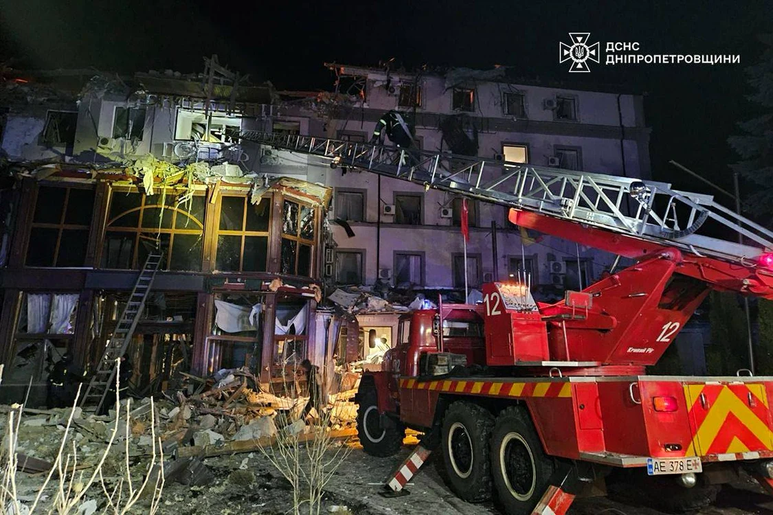 Atac asupra unui hotel din Krîvîi Rih Foto: Serviciul ucrainean pentru situaţii de urgenţă