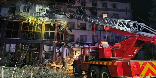 Atac rusesc asupra unui hotel din Krîvîi Rih Foto Serviciul ucrainean pentru situaţii de urgenţă 2 jpg