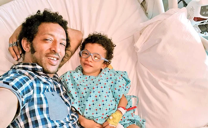 
    Băiatul lui Kamara are mușchii paralizați  