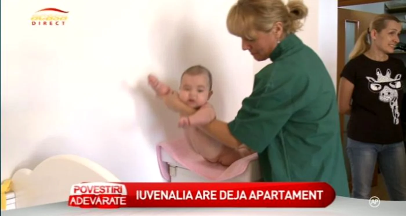 Iuvenalia face gimnastică cu un kinetoterapeut