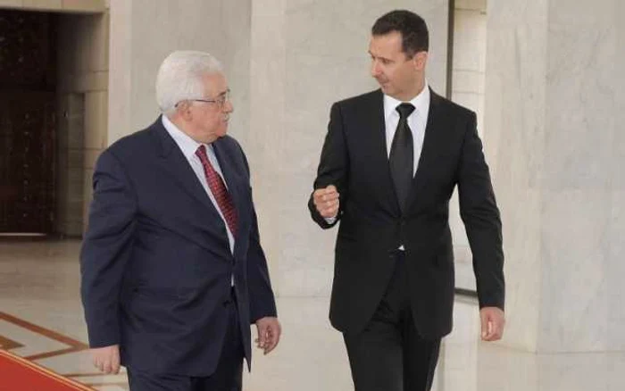 Presedintele PA, în vizită la Damasc, alături de Bashar al-Assad, în 2009 FOTO AFP