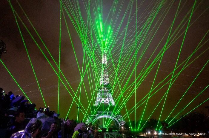 Turnul Eiffel, simbolul Parisului cu cercurile olimpice. Foto Cristian Nistor/COSR