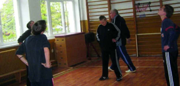 Timişoara: Sala de clasă a devenit sală de sport