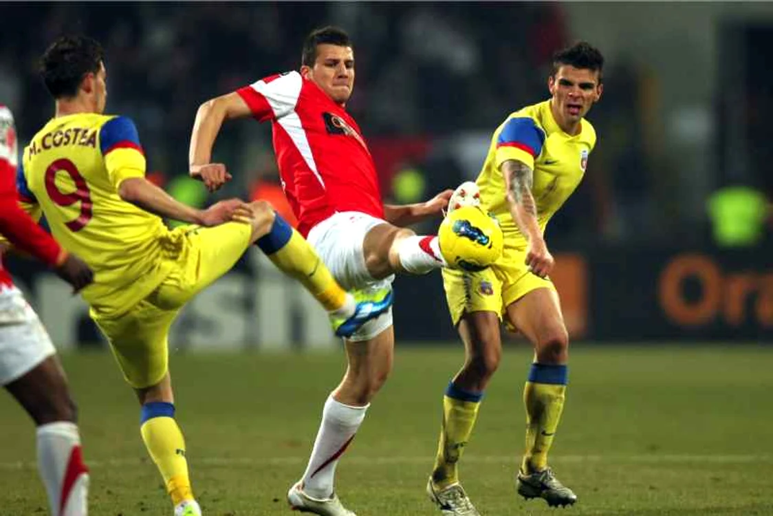 
    Meciul Steaua - Dinamo ar putea strânge peste 52.000 de spectatori.  