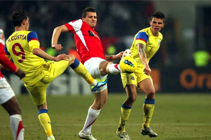 
    Meciul Steaua - Dinamo ar putea strânge peste 52.000 de spectatori.  