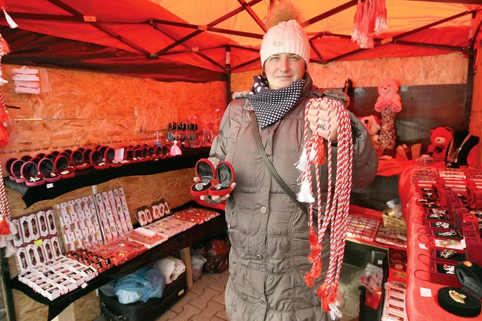 Dana Chiţurlan, 35 de ani, abia aşteaptă sezonul mărţişoarelor. De 8 ani se ocupă de această afacereFoto: Dorin Constanda, Andreea Dancu