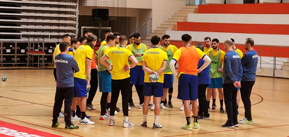 Băieții din naționala de handbal se pregătesc împreună de joia trecută. Foto Facebook