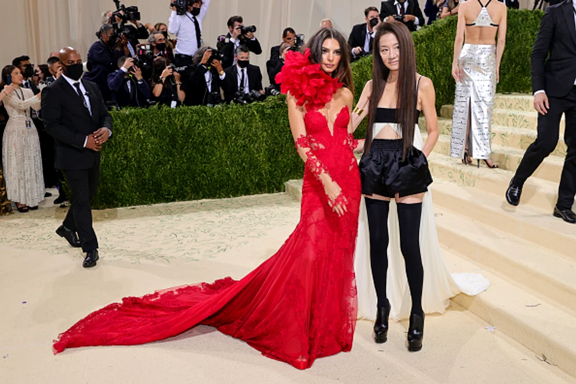 Vera Wang (dreapta), la concurență cu modelele! Foto: Getty
