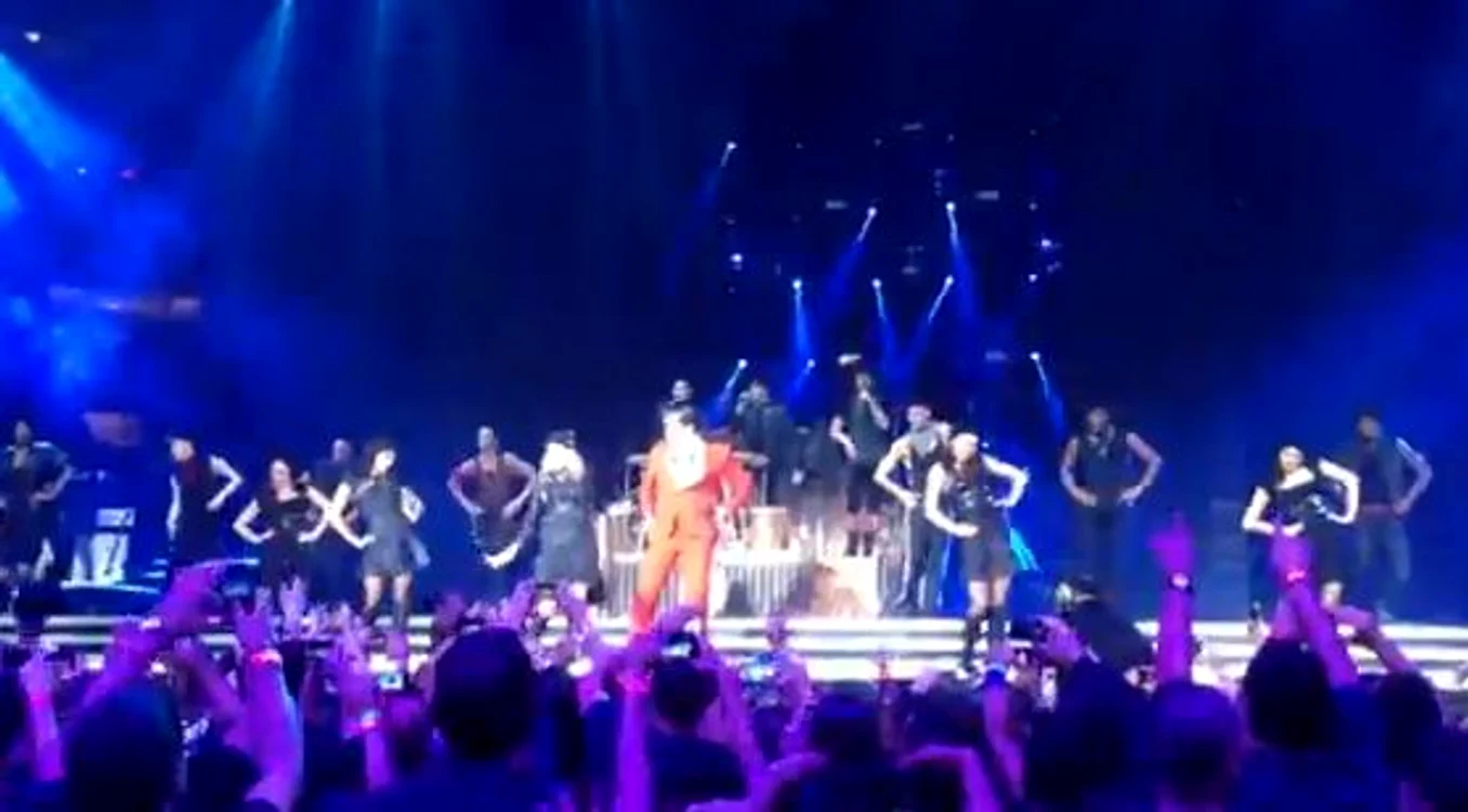 
    Madonna și Psy  