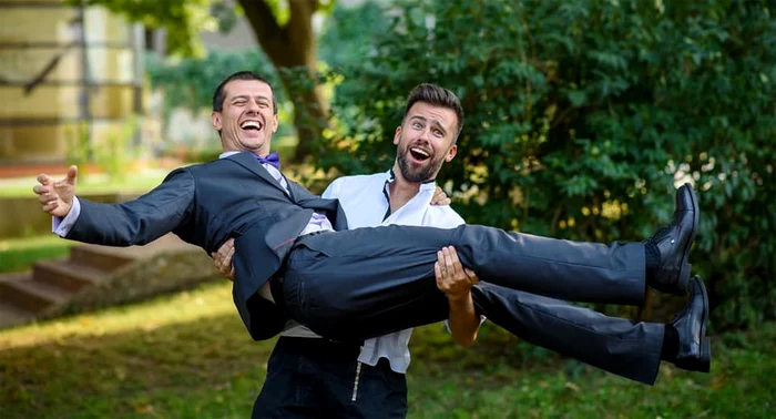 
    Dan l-a sprijinit pe Florin la 