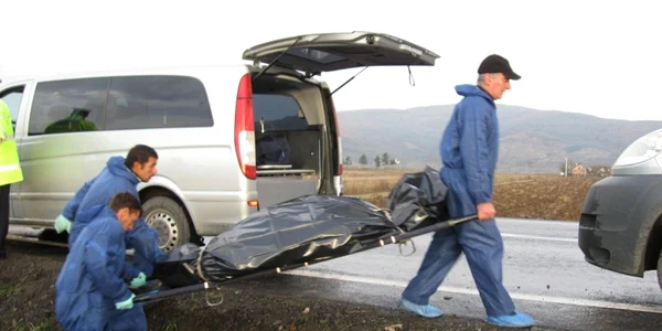 Cei patru moldoveni au murit spulberaţi de un automobil ce se deplasa cu viteză