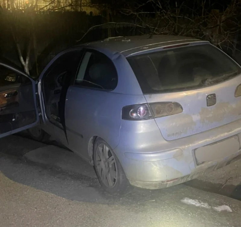 Tânăr fără permis fuge de poliție, prins într-un grajd. FOTO: Gazeta de Sud
