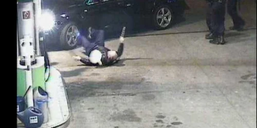 Tînărul a refuzat să prezinte poliţistului documentele