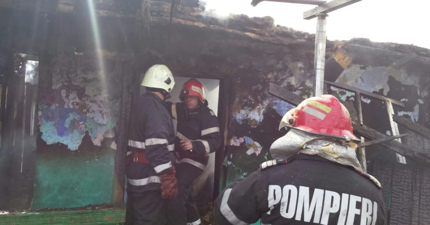 Pompierii au intervenit rapid FOTO Adevărul