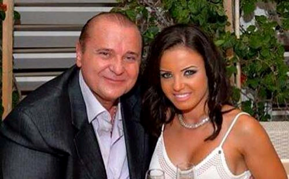 
    Nick Rădoi se distrează de minune în preajma fostei iubite FOTO: Arhiva personală  