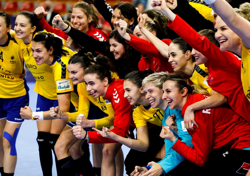 Fetele noastre, bucurie pură după România - Spania 28-27. Foto EHF