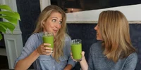 Smoothie cu ananas și spanac detoxifiant revigorant și prietenos cu rinichii Captură video YouTube jpg