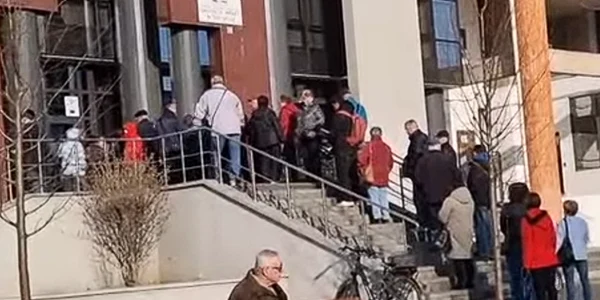 coada impozit FOTO captura Ziarul Unirea png