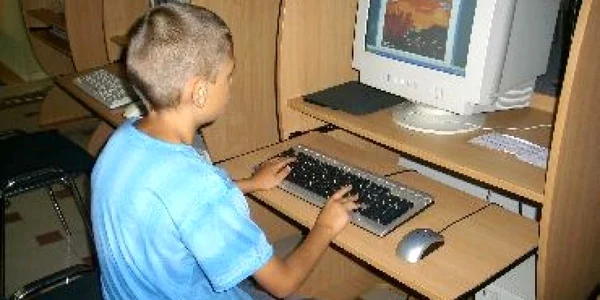 Bacău: Internet gratuit pentru elevii băcăuani