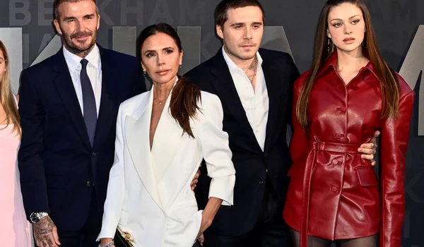 David și Victoria Beckham cu Brooklyn și Nicola GettyImages 1715467832 jpg