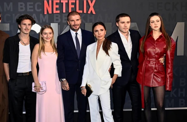 David și Victoria Beckham cu Brooklyn și Nicola GettyImages 1715467832 jpg