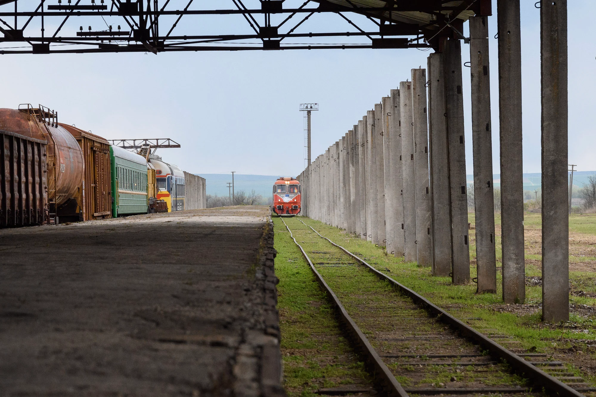 O linie de cale ferată, cu ecartament european, a fost redeschisă între România și Republica Moldova