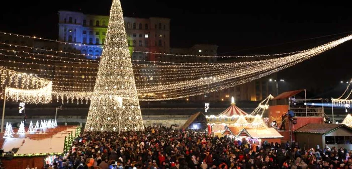 Luminiţele de Crăciun din acest an îi vor costa pe bucureşteni 12 milioane de lei