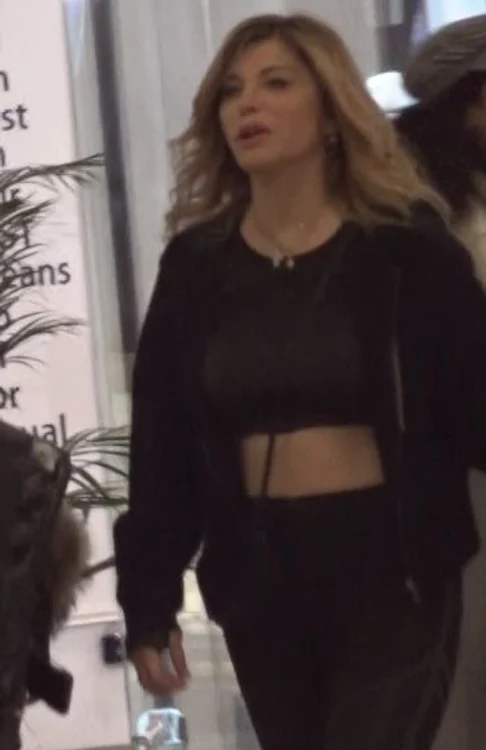 Loredana Groza a demonstrat că poate face orice ținută să pară sexy