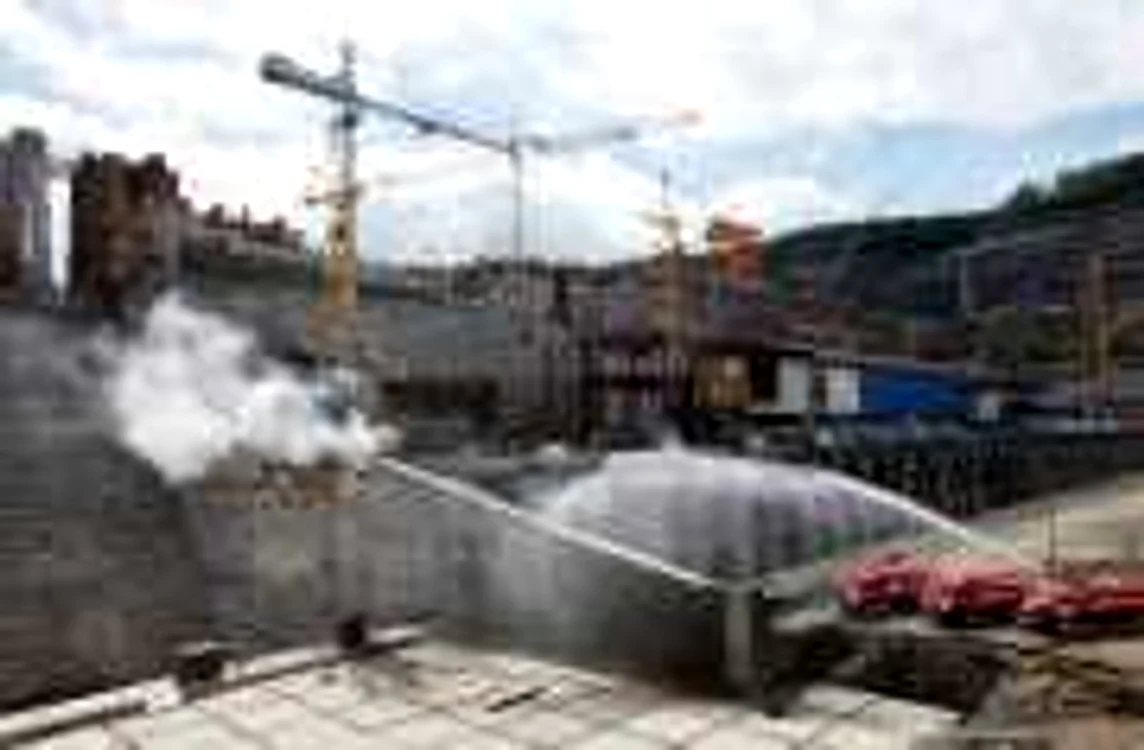 Rusia are nevoie de banii Chinei pentru a-şi susţine nevoia uriaşă de investiţii, dar chinezii încearcă să obţină cât mai mult în schimbul lor ştiind că Moscova este strânsă cu uşa de sancţiuni