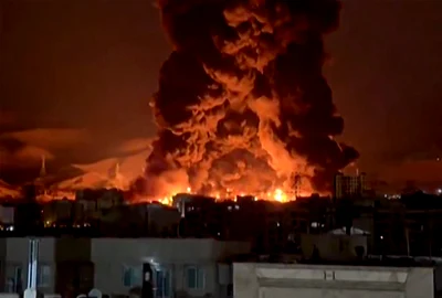 Incendiu izbucnit la un depozit de petrol din capitala Iranului, Teheran FOTO AFP