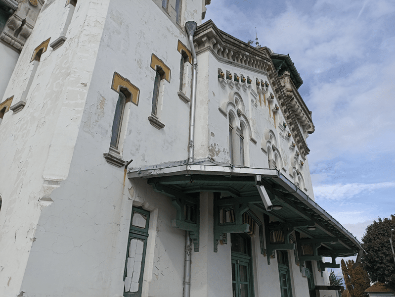 Gara Regală din Curtea de Argeș va fi restaurată: Ce lucrări vor fi realizate și cât vor costa