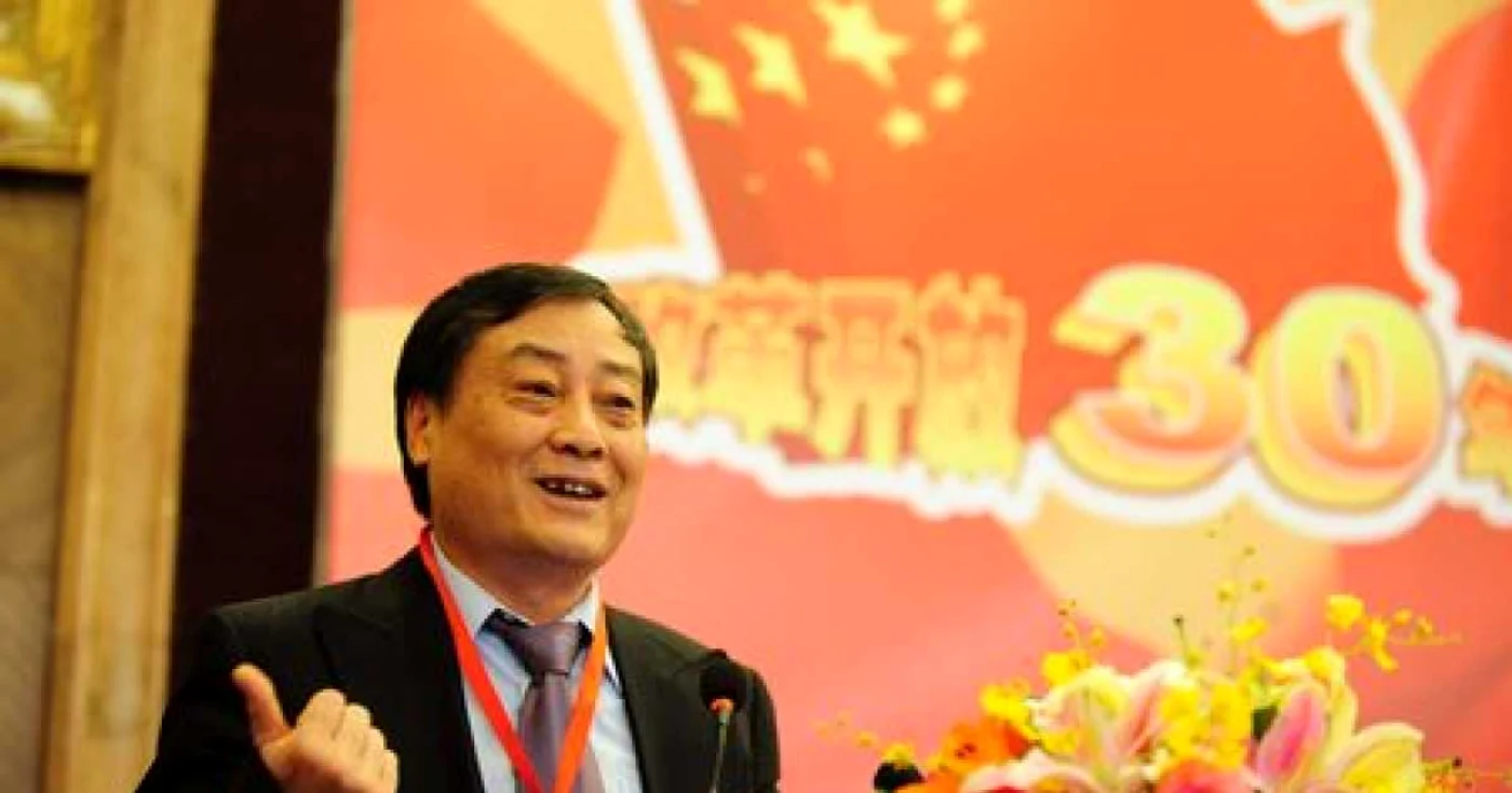 Zong Qinghou, şeful companiei de băuturi recoritoare şi haine Wahaha