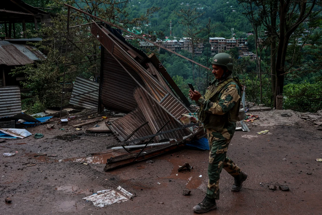 India și Pakistanul continuă ostilităție de-a lungul Liniei de control din Kashmir FOTO Profimedia
